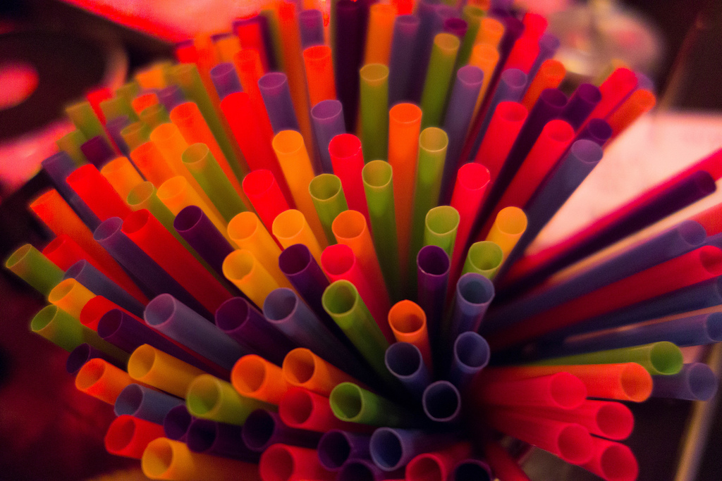 A bunch of plastic straws.