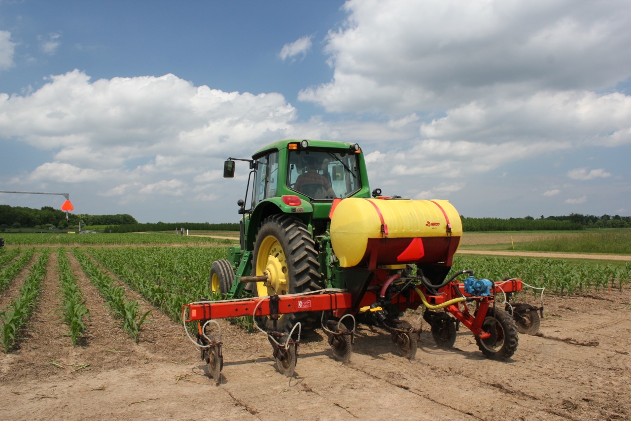 Policies to reduce the use of nitrogen-based fertilizers should focus on fertilizer companies, not farmers. Credit: National Science Foundation, January 2019