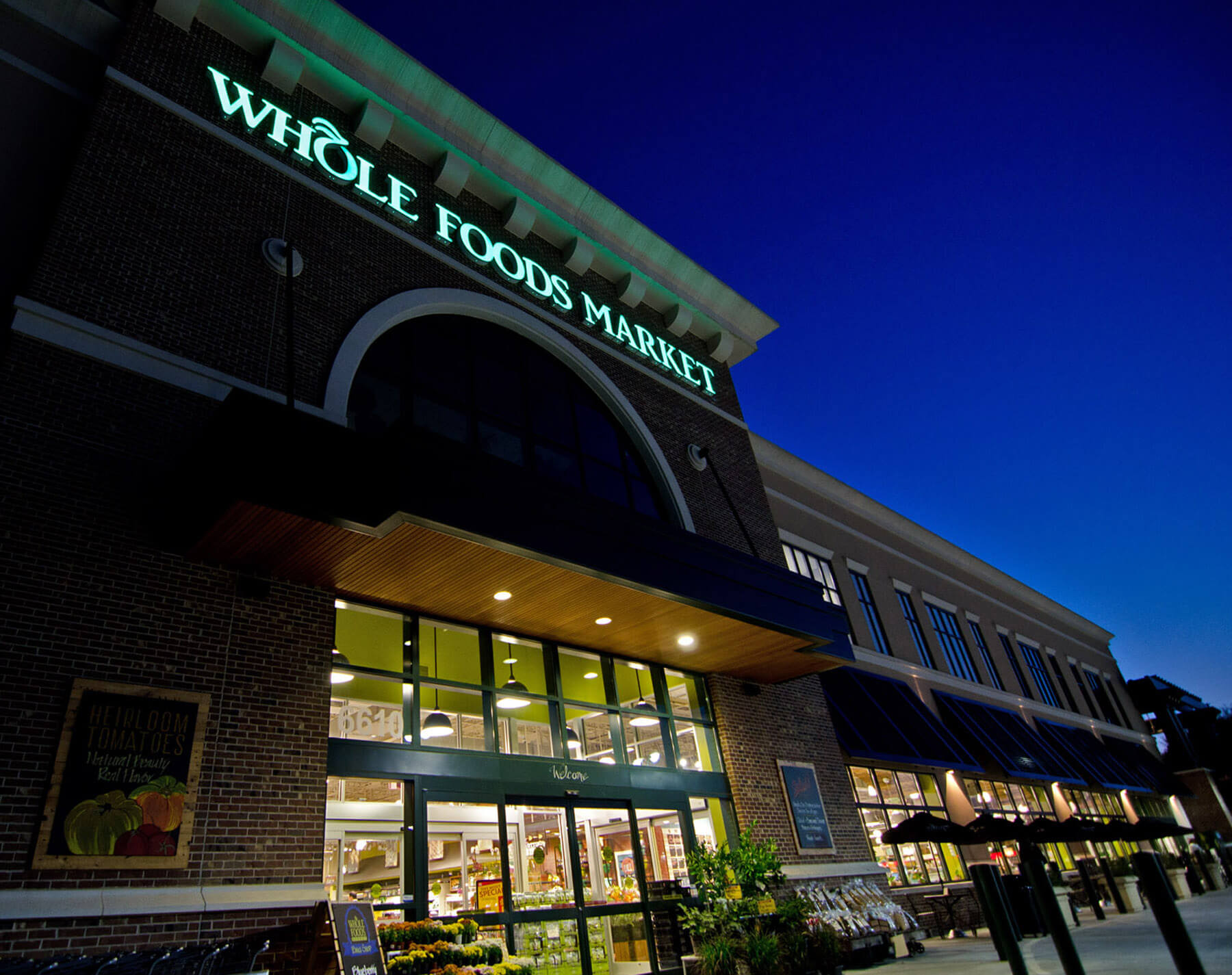 Whole Foods workers will stay out sick to protest the company's Covid-19 policies (March 2020)