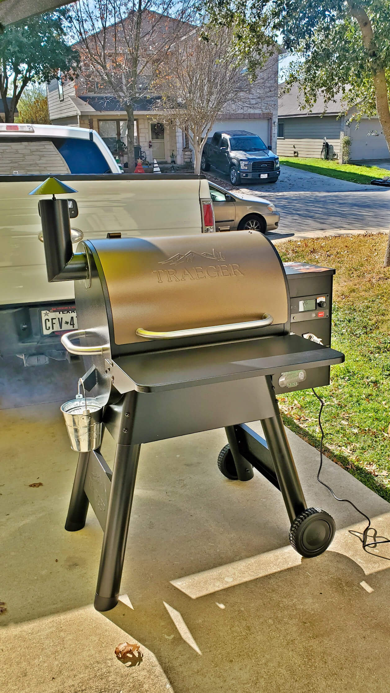 Chapa's first time pellet grilling on his driveway in San Antonio, Texas. (April 2020)