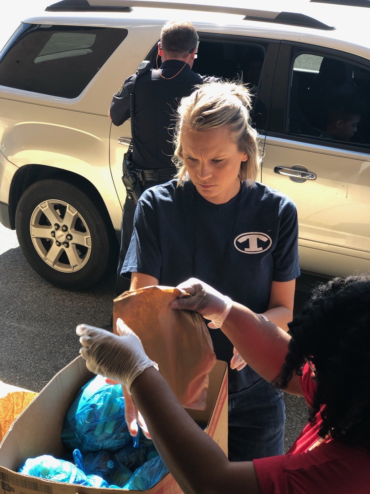 handing out sack lunches in Tift County, Georgia May 2020