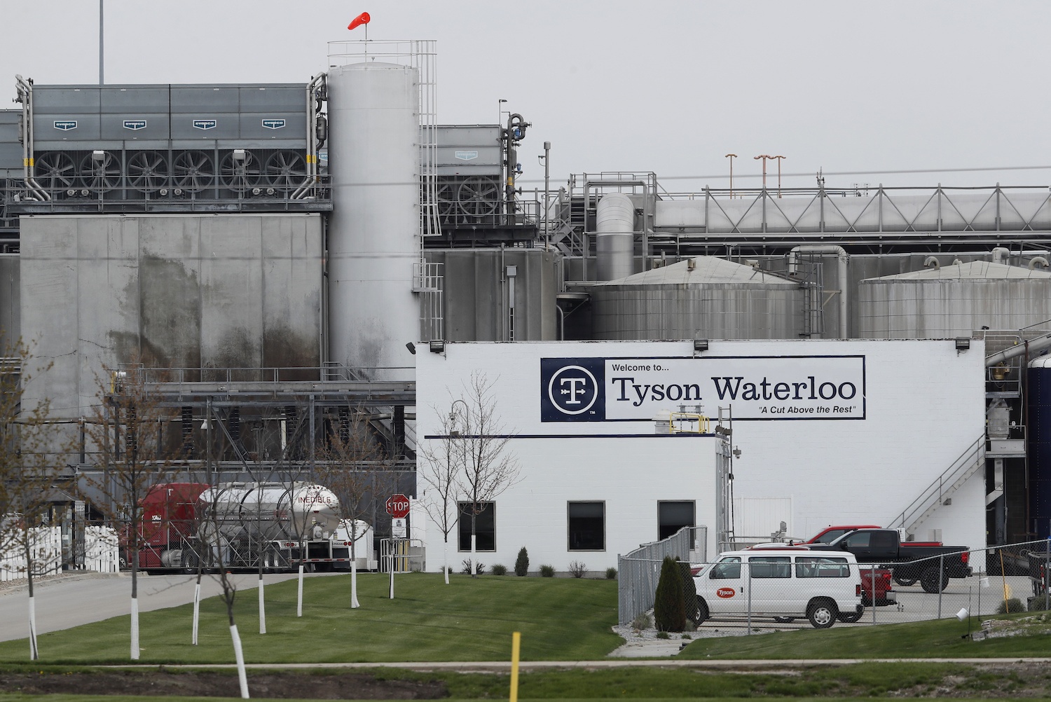 the exterior of Tyson Waterloo, Iowa plant June 2020