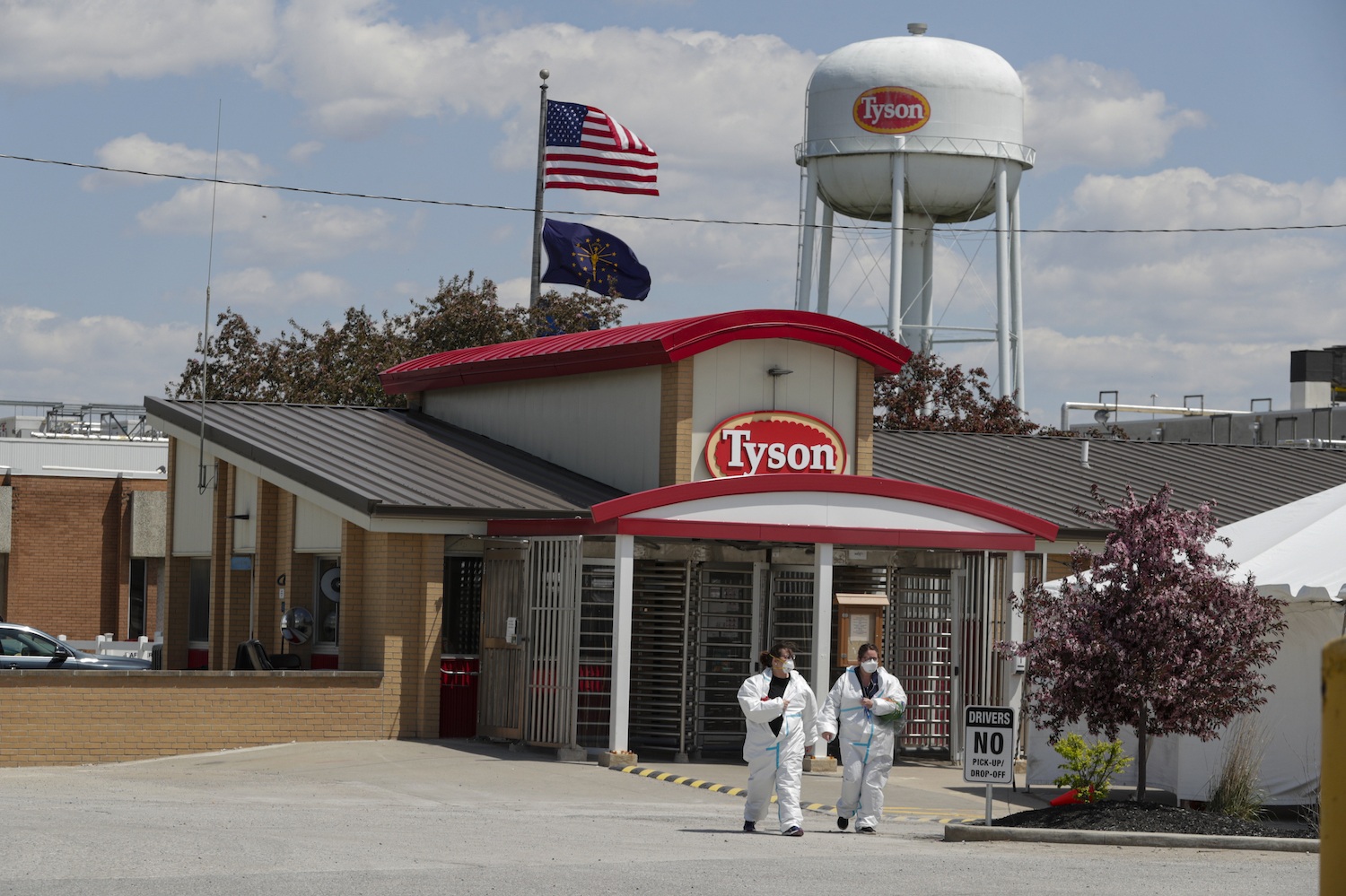 Tyson foods pork processing plant workers in Logansport, Ind. July 2020