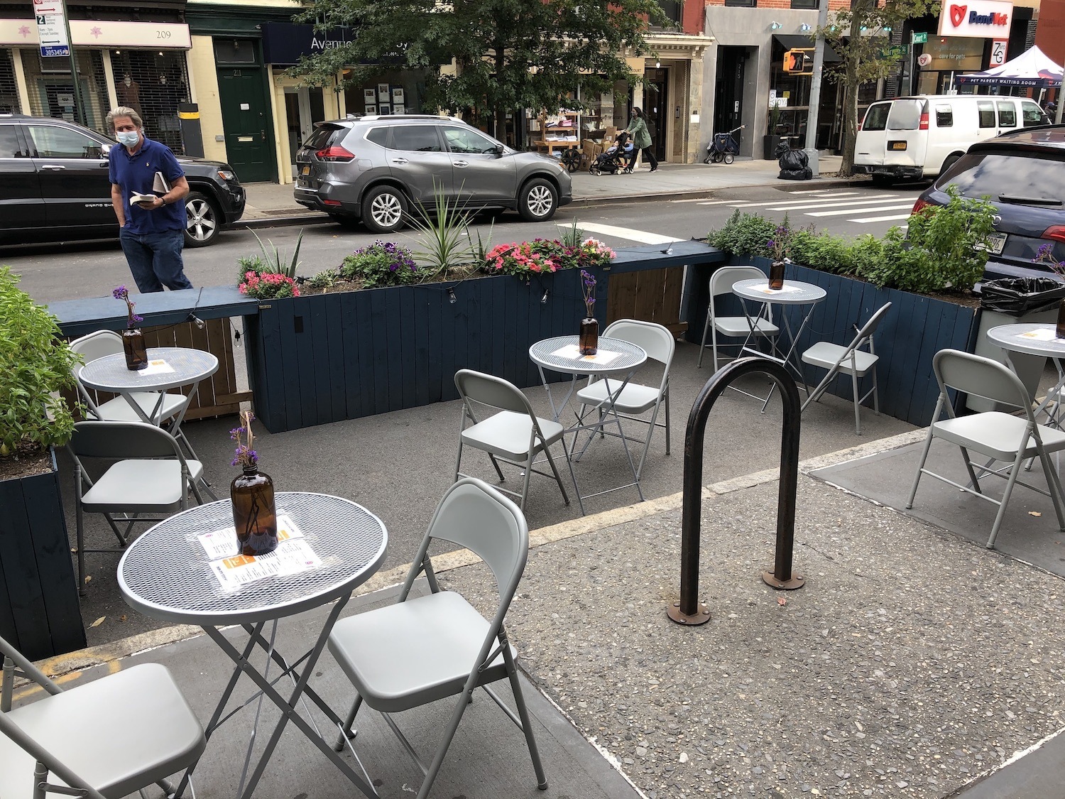 Outdoor dining in New York City without an ADA ramp. October 2020