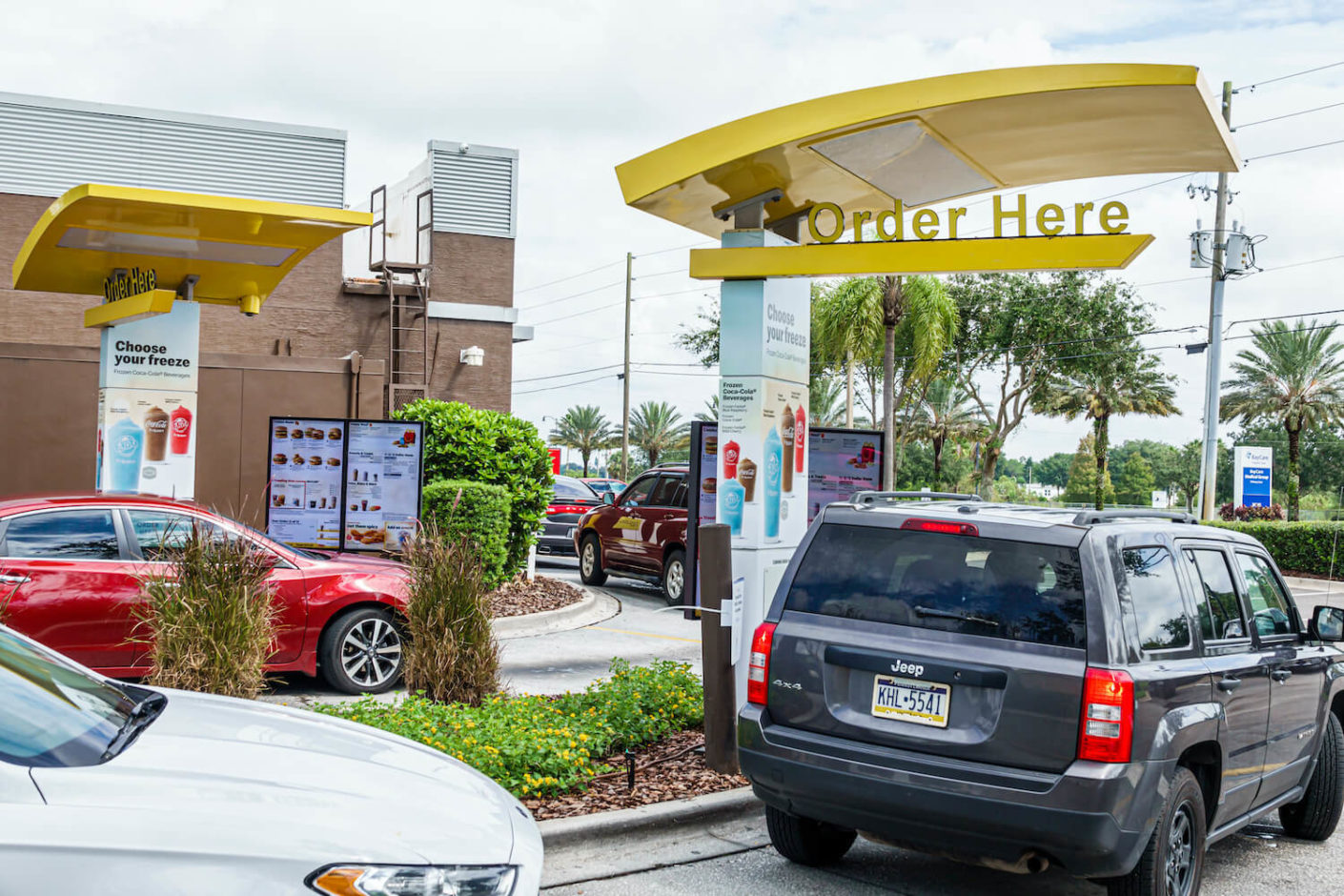 how-covid-19-saved-the-fast-food-drive-thru-the-counter